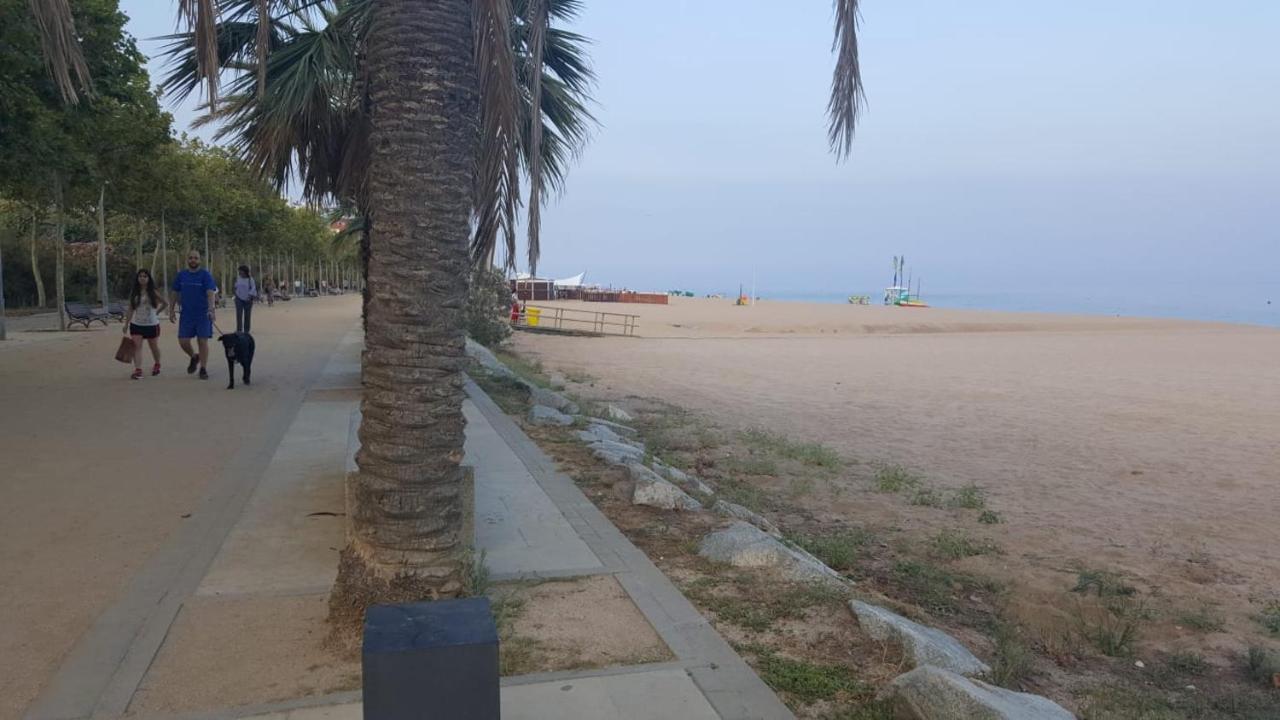 Apart 2 Habit Vistas Playa Y Montana Lift Parking Calella Exterior foto